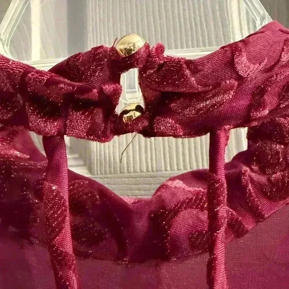 Iris dress with long sleeves in burgundy with raised pattern velvet touch Large - Picture 12 of 13